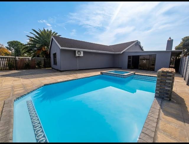 4 BEDROOM HOUSE FOR SALE IN SONLAND PARK